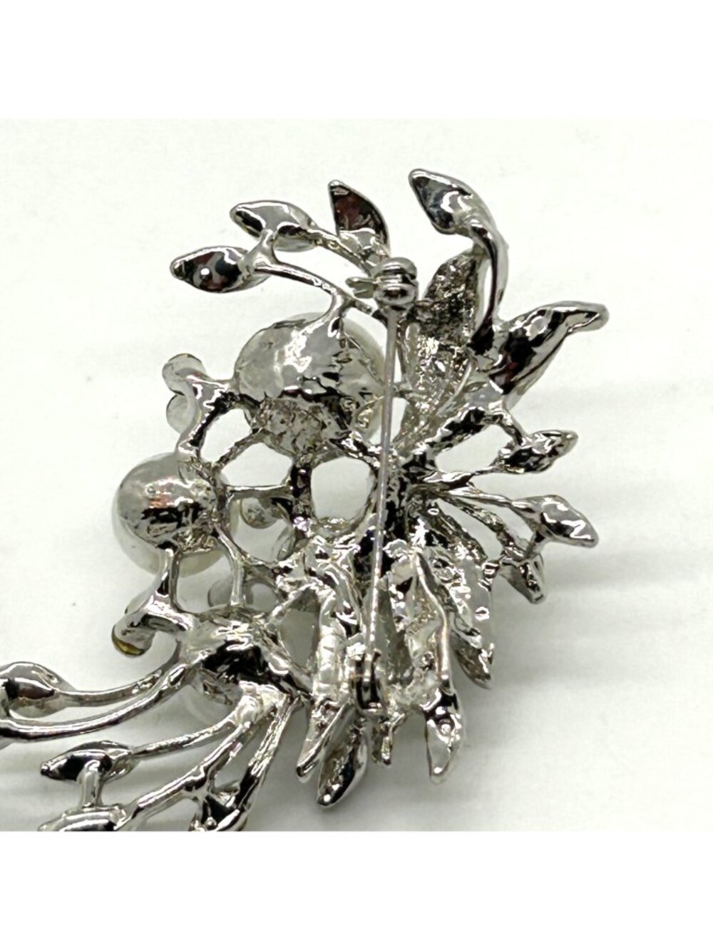 Faux Pearl & Rhinestone Brooch Silver-tone Floral Pin Glam Elegant - Picture 13 of 15